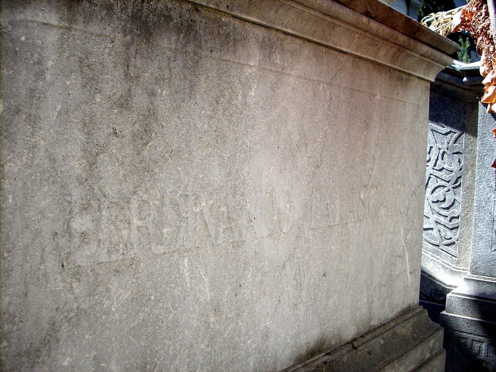 Ferdinando%20Palasciano%20tomb%2C%20Cimitero%20Poggioreale%2C%20Naples%20-%2004.JPG